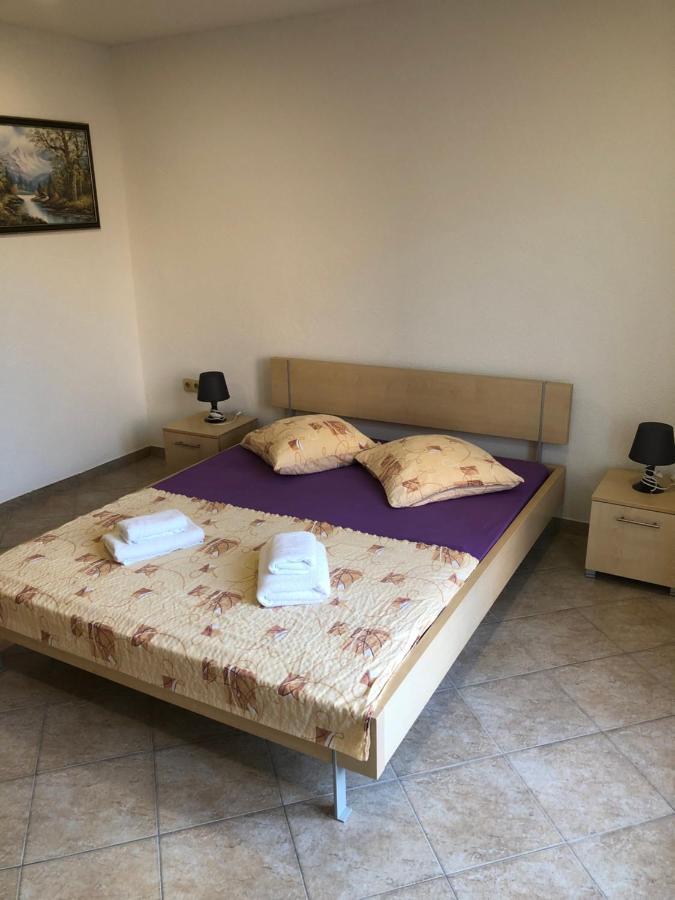 Miro Apartmani Razanac Bagian luar foto
