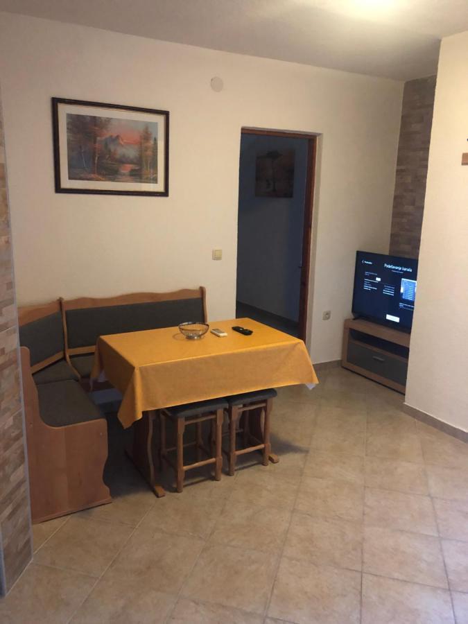 Miro Apartmani Razanac Bagian luar foto