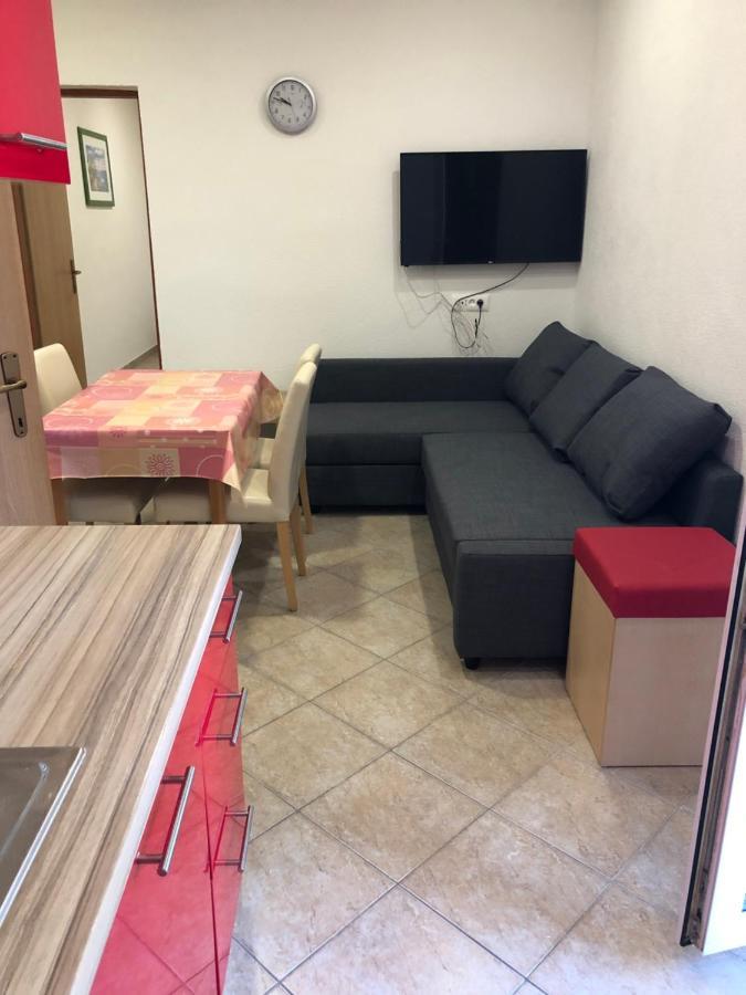 Miro Apartmani Razanac Bagian luar foto