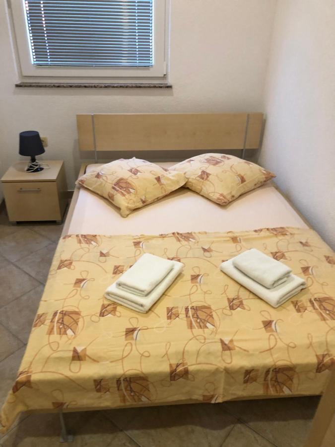 Miro Apartmani Razanac Bagian luar foto
